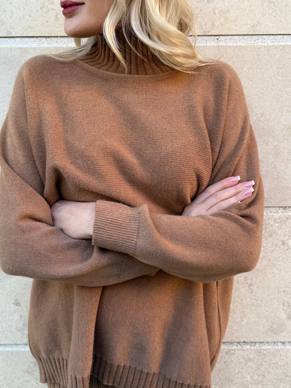 Pullover a dolcevita oversize.