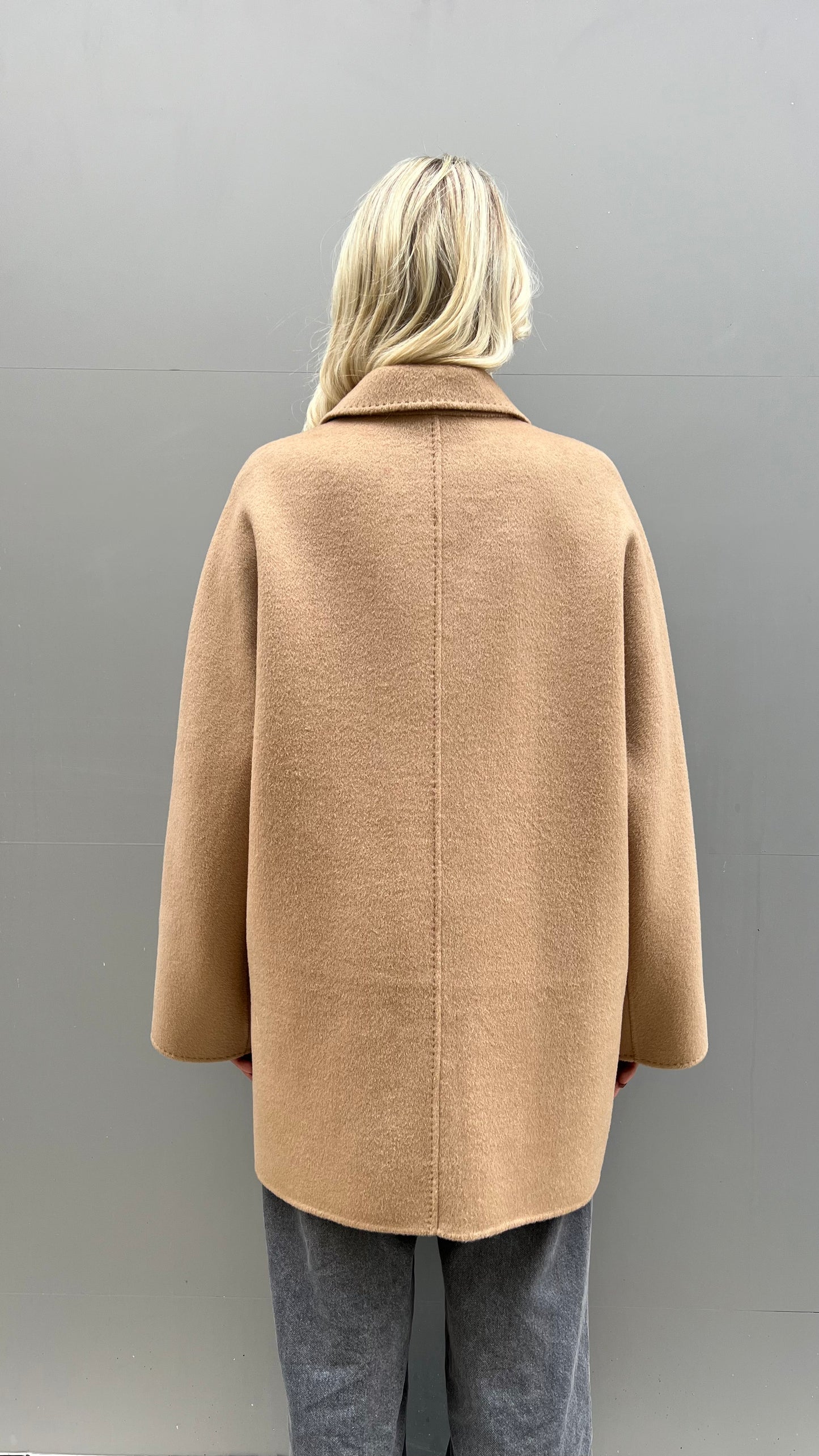 Cappotto mid sei bottoni cucito a mano