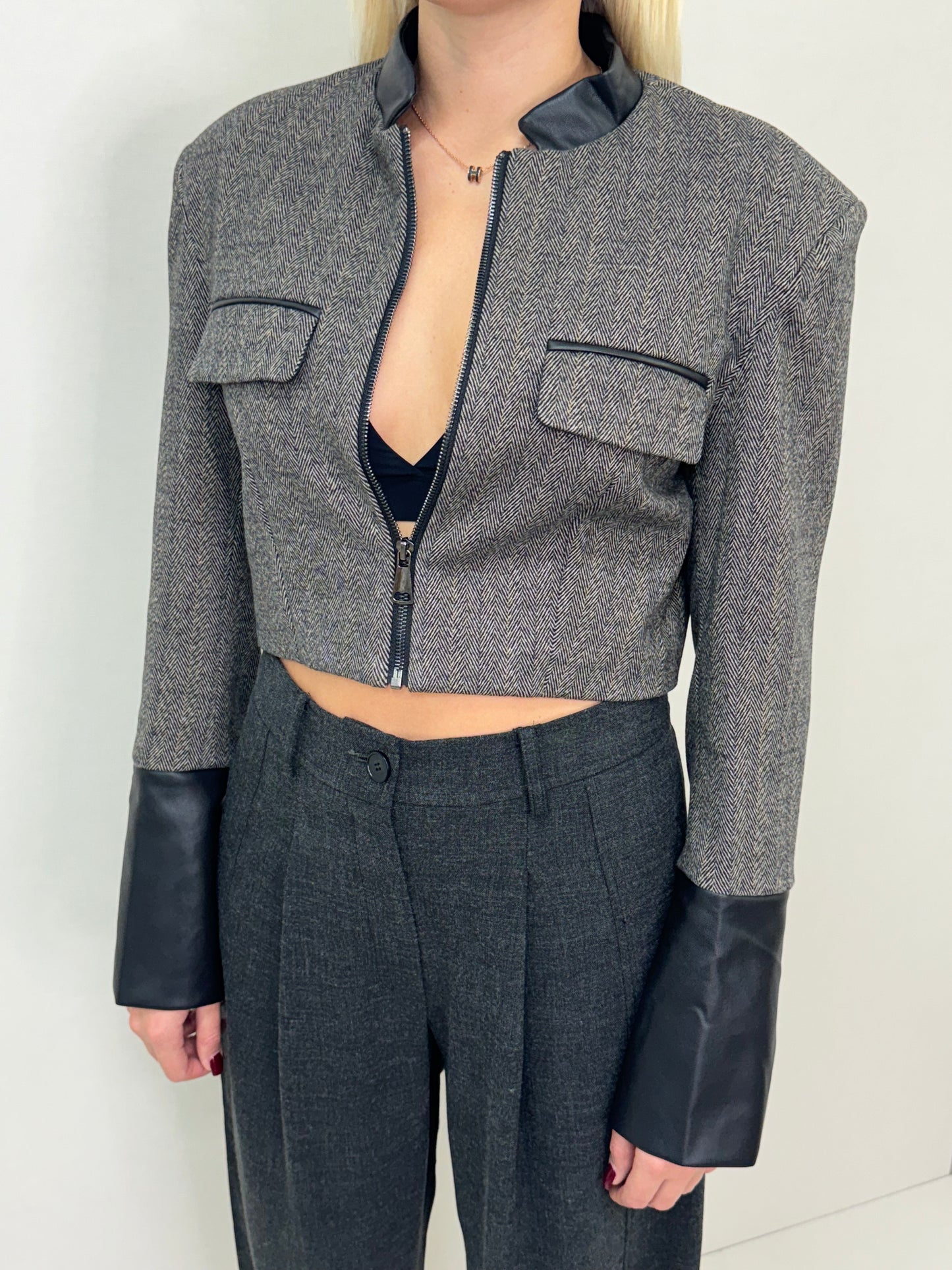 Blazer cropped slim-fit con zip